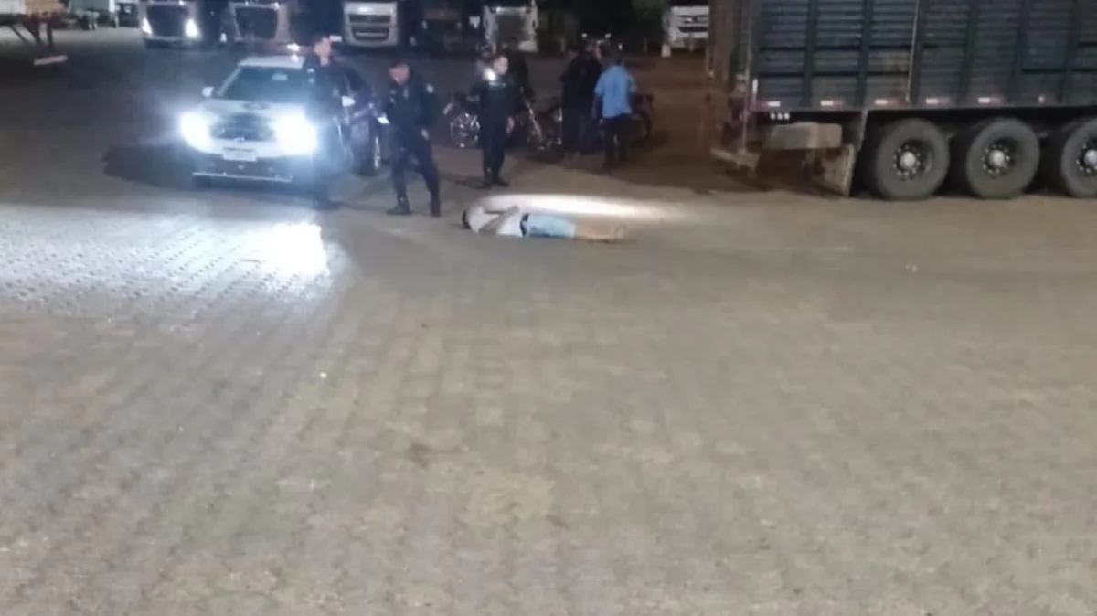 Jovem é executado em posto de combustível na cidade de Ouro Preto do Oeste, RO