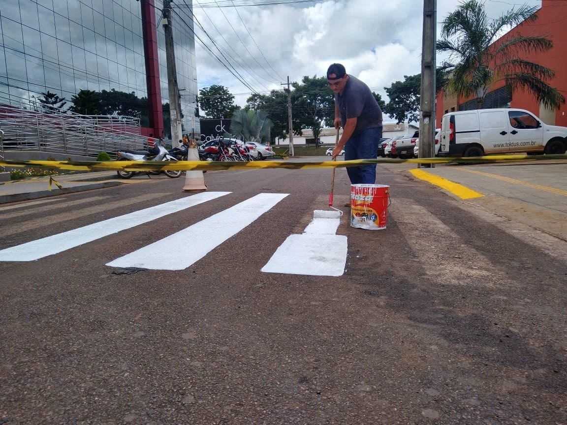 CACOAL: Rua em frente à Unesc volta a ter duplo sentido de circulação de veículos