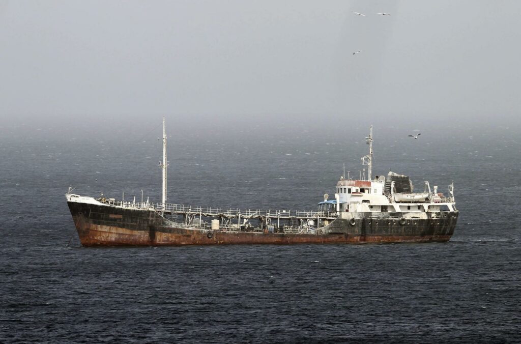 Irã quer fechar passagem global de petróleo 