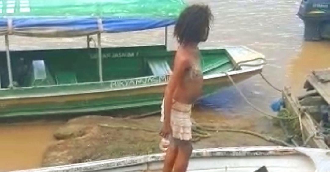 RIO MADEIRA: Vídeo mostra “Sarita da 7” dentro de embarcação minutos antes de sumir