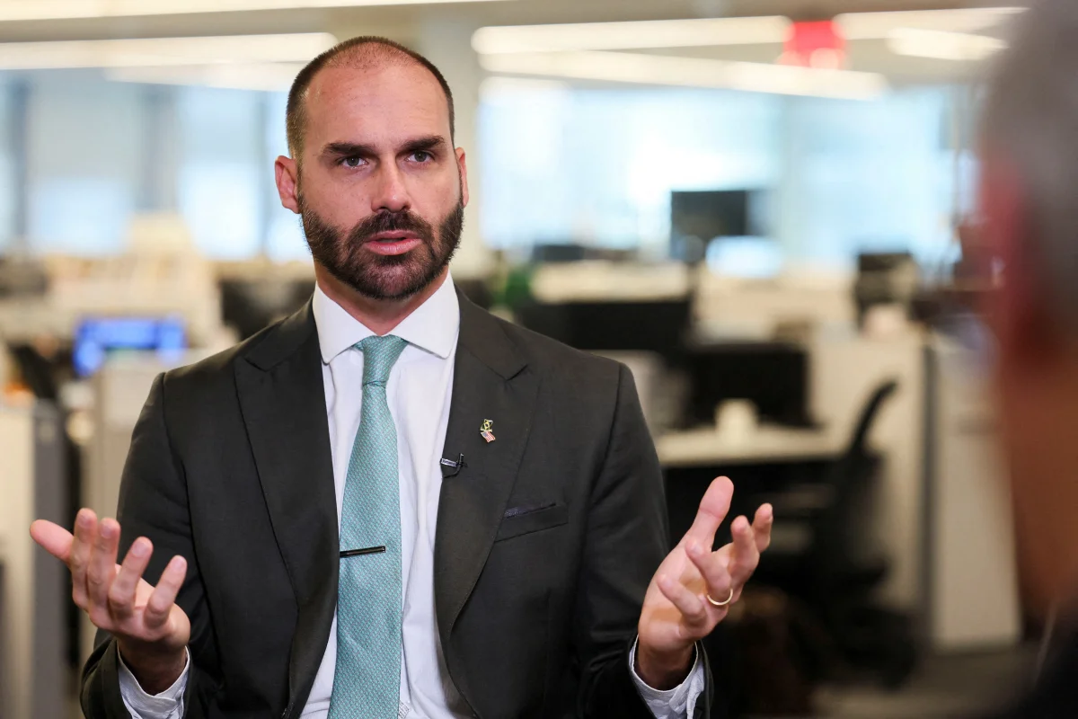 Interrogatório de Eduardo Bolsonaro é marcado para abril; deputado não apresentou defesa e está nos EUA