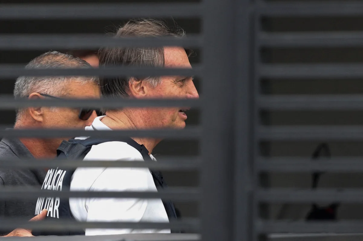Celular e redes sociais proibidas, tornozeleira obrigatória: as regras que Bolsonaro terá que cumprir na prisão domiciliar