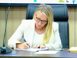 Ieda Chaves propõe spray gratuito para mulheres sob medida protetiva em RO