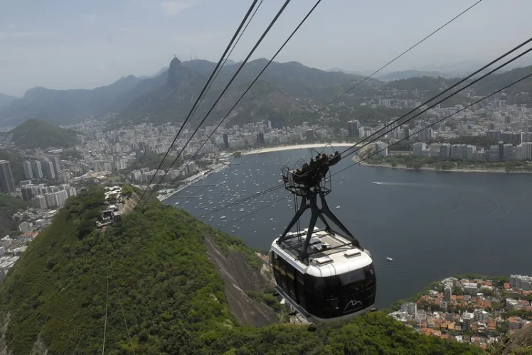 Justiça anula licença para instalação de tirolesa no Pão de Açúcar