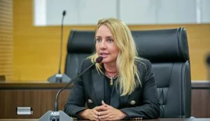 Ieda Chaves propõe Observatório da Mulher para viabilizar ações contra violência de gênero