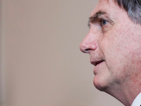 Ativistas e simpatizantes de esquerda desejam morte de Bolsonaro durante internação na UTI