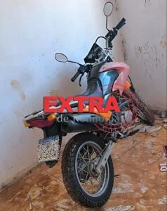 Motocicleta roubada por trio armado durante madrugada é recuperada horas depois em Vilhena