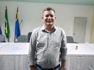 Em casa, secretário comenta cirurgia de urgência e tranquiliza familiares e amigos em Vilhena