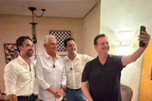 Ratinho Jr. fica no governo do Paraná e desiste de candidatura à Presidência
