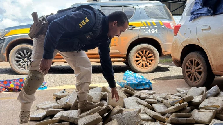 PRF apreende mais de 160 kg de entorpecente na BR 174 em RO