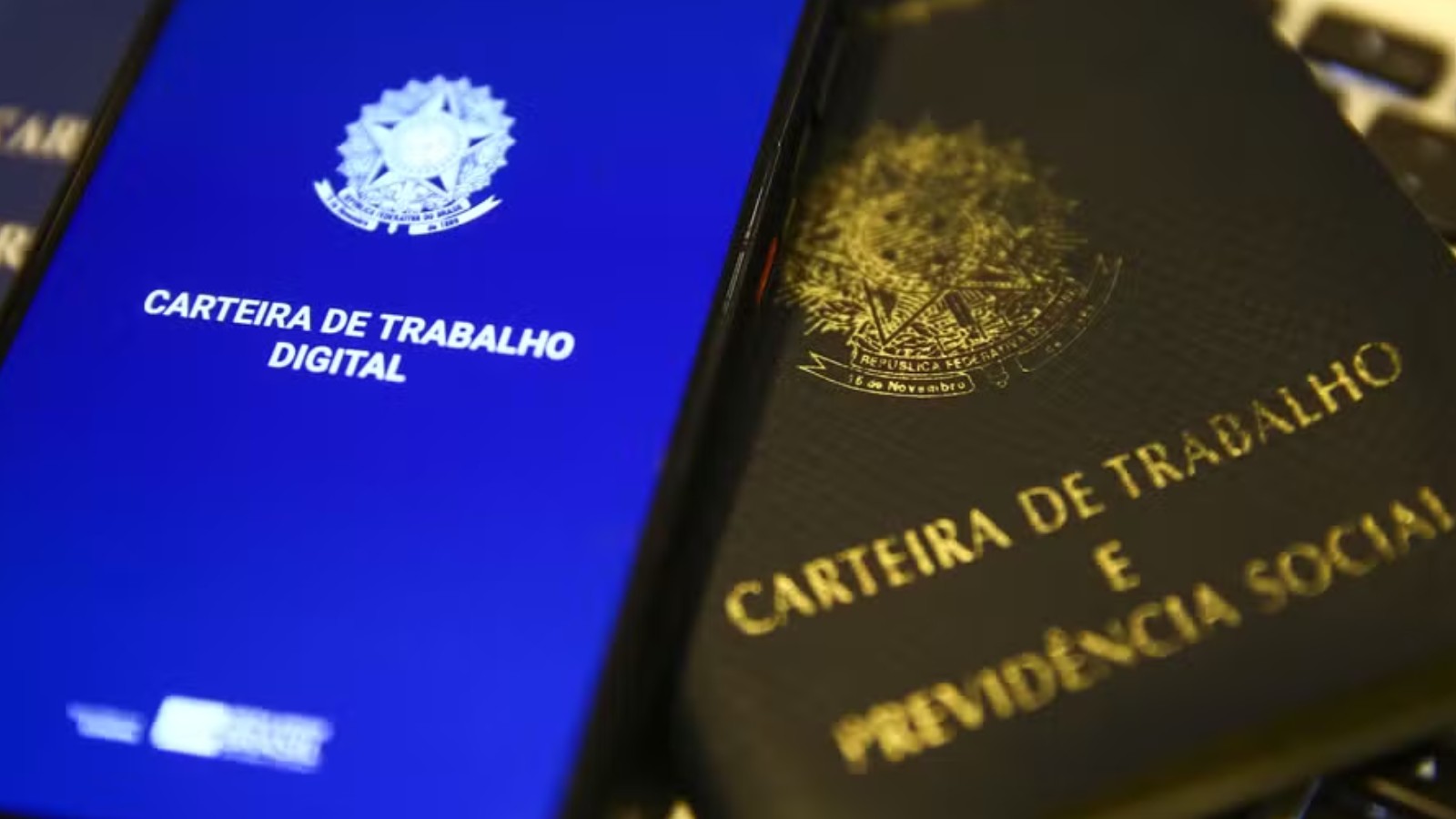 Brasil criou 255,3 mil empregos com carteira assinada em fevereiro, diz Caged