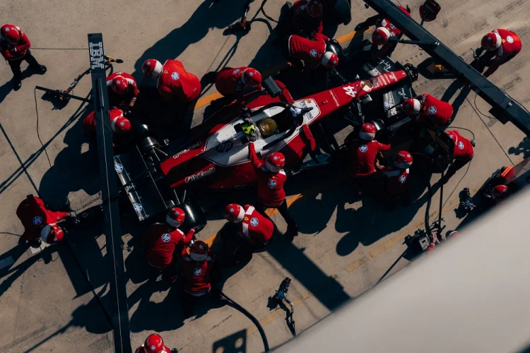 Como equipes de F1 treinam para pit stops de menos de 2 segundos