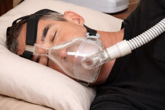 Apneia do sono agrava perda de força muscular em pacientes com doença pulmonar, aponta estudo