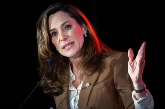 María Elvira Salazar acusa Lula de se aliar a ditadores, defender criminosos e governar sob cartilha antidemocrática