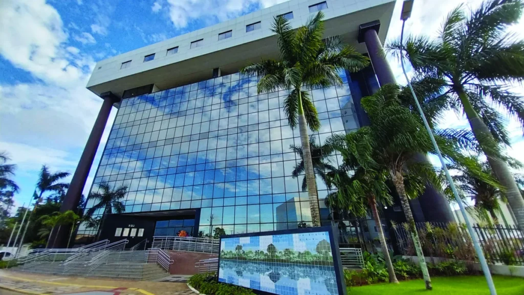 Acidente de trânsito:  mantida condenação de motorista e dono de carro por danos morais e estéticos