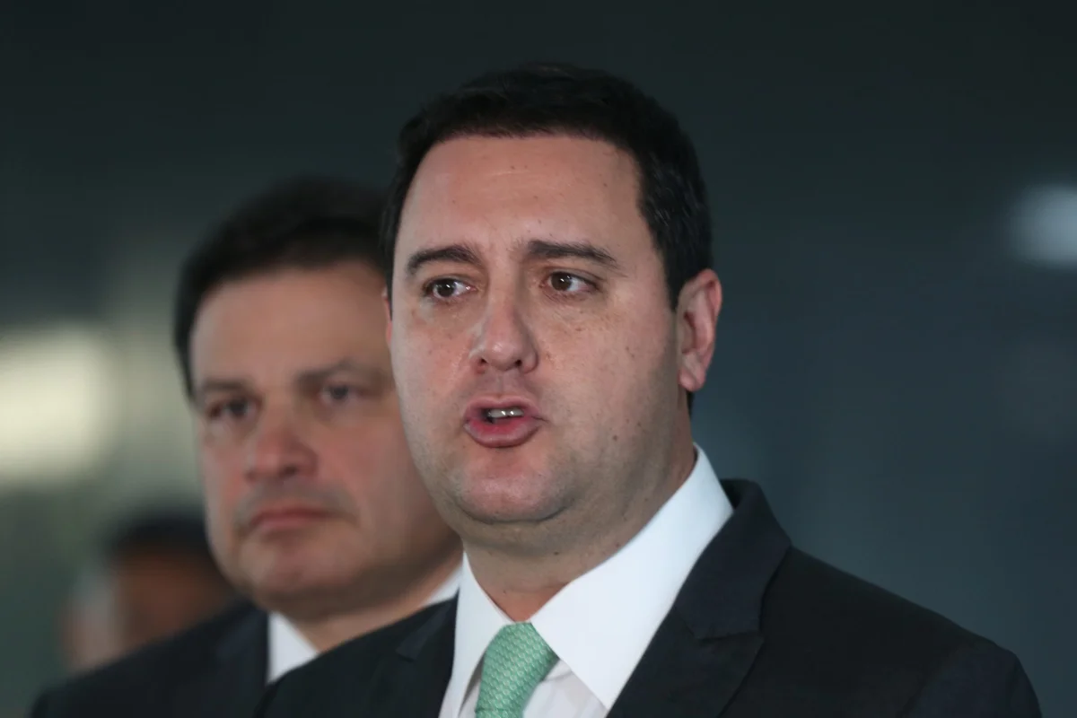 Ratinho Junior desiste da Presidência e anuncia conclusão do mandato no Paraná