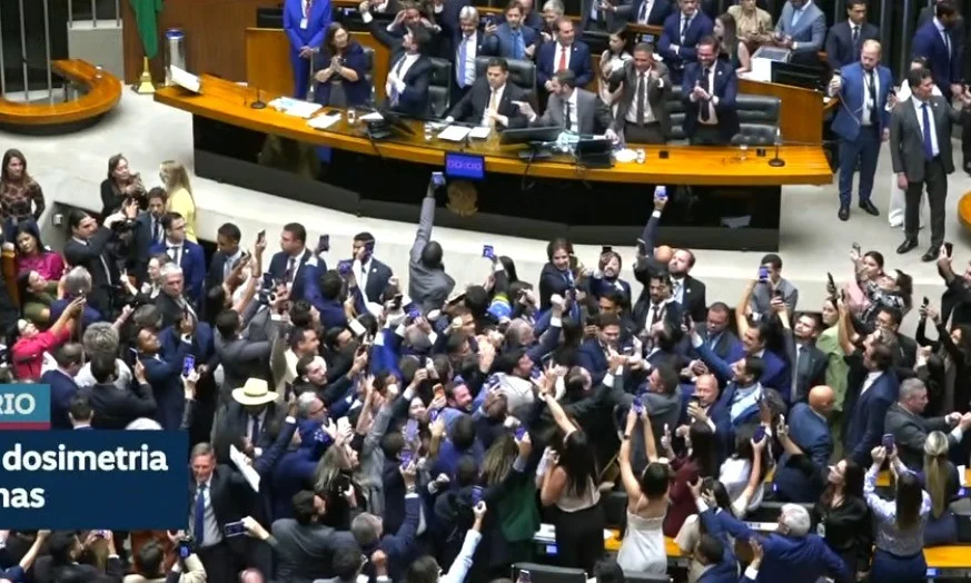 VÍDEO: Oposição comemora derrubada do veto de Lula ao PL da Dosimetria, que favorece Bolsonaro