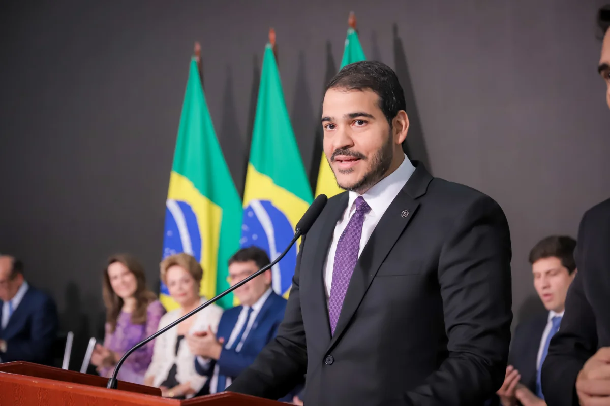 Quem é Jorge Messias, indicado por Lula para ser ministro do STF, que passa por sabatina no Senado