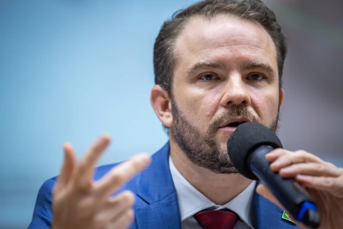 Governo firma acordo com agência dos EUA para combate ao tráfico de armas e drogas