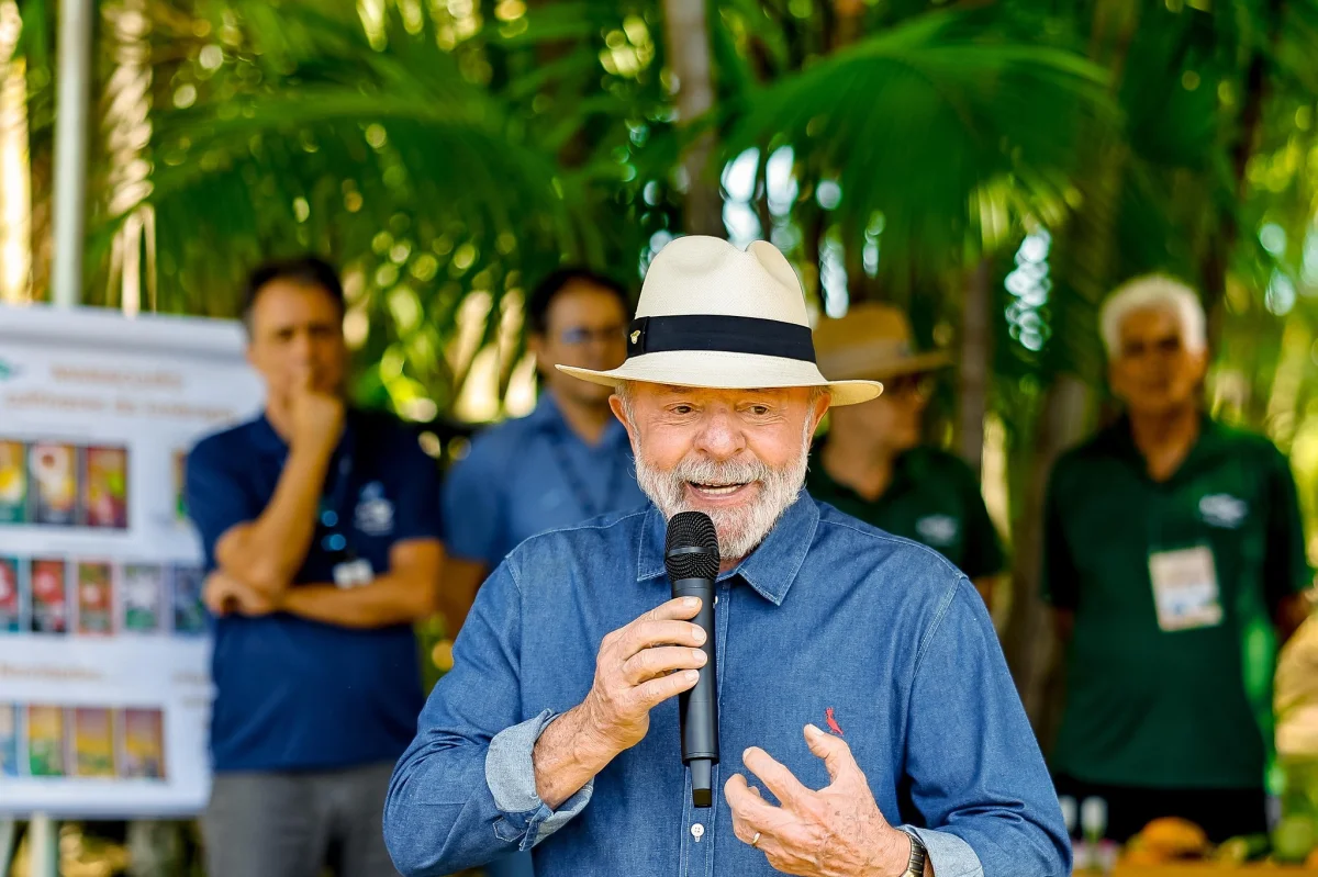 Lula diz ter chamado delegados que estão 'fingindo trabalhar' para combater crime organizado