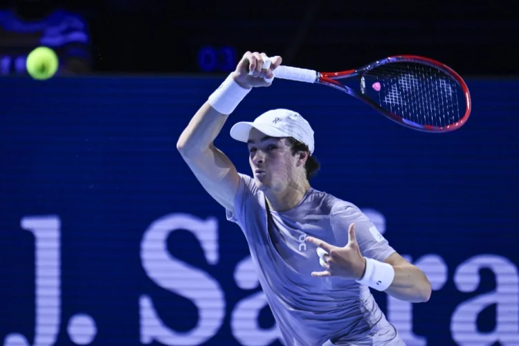 João Fonseca quebra raquete, perde de Jódar e dá adeus ao Madrid Open