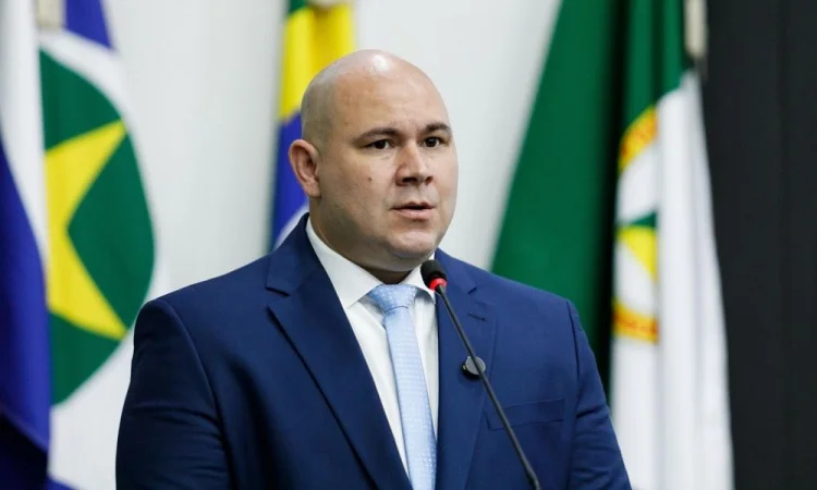 Prefeito de Cuiabá anuncia lei que cassa alvará de casa de shows que fizer apologia ao crime