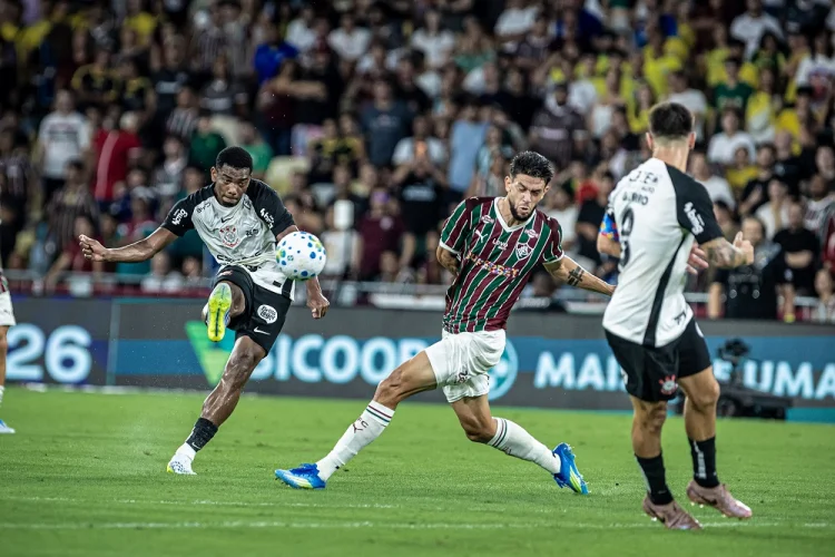 Fora de casa, Corinthians perde por 3 a 1 para o Fluminense