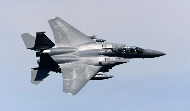 O que se sabe sobre a corrida para resgatar um piloto americano no Irã