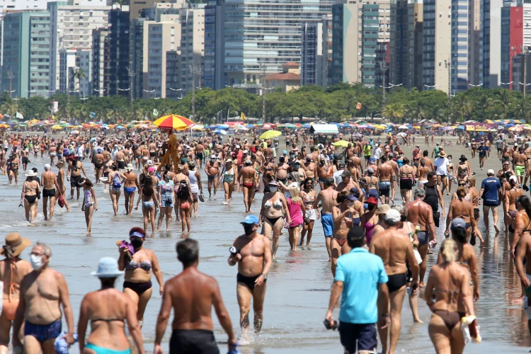 Guia de quiosques no Litoral Paulista para comer bem com o pé na areia