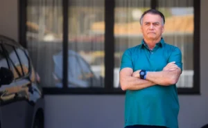 PGR responde Moraes e diz que não se opõe a cirurgia no ombro de Bolsonaro