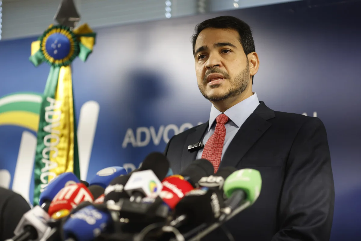 Ministros do STF articulam votos para Messias no Senado