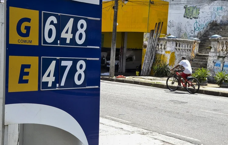 O fetiche por interferência de preços