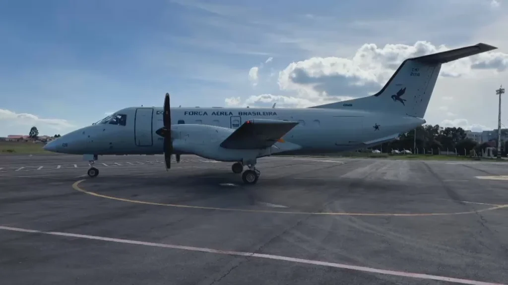 Custo maior que voo comercial, baixa ocupação, passageiros: veja falhas em em uso de aviões da FAB por autoridades indicadas pelo TCU