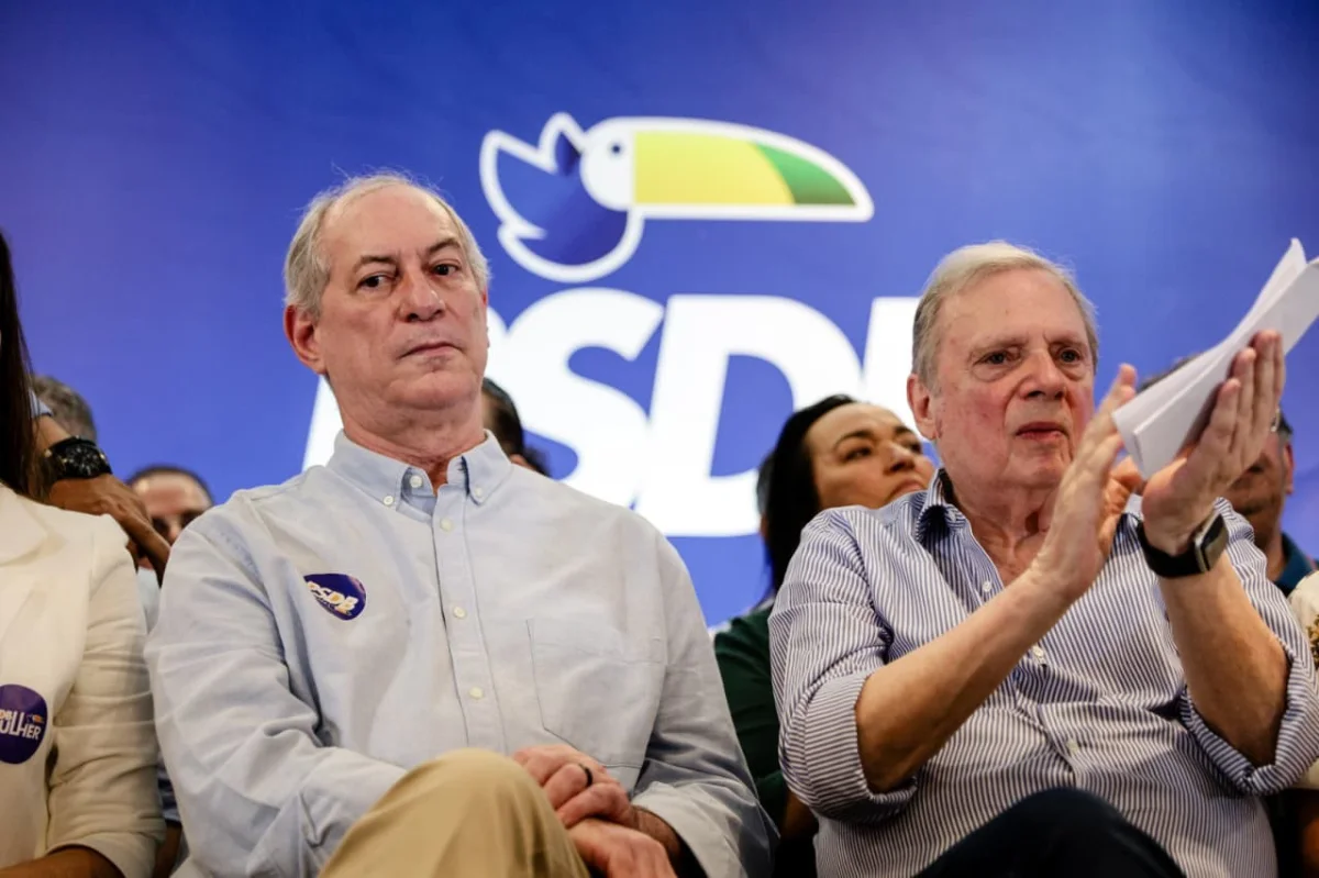 Aécio Neves convida Ciro Gomes para ser candidato à presidência pelo PSDB; político diz que vai avaliar