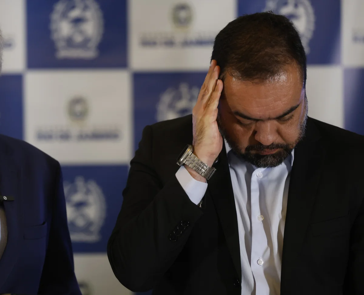 Ex-governador Cláudio Castro viajou em avião gerido por empresa ligada a Vorcaro para assistir à final da Libertadores no Peru