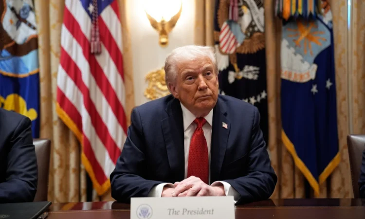 Em nova crítica ao papa, Trump diz que pontífice tem que entender que Irã é uma ameaça global