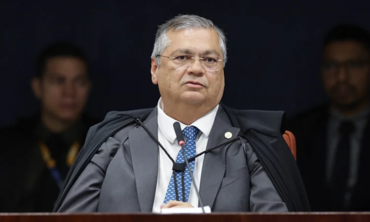 Dino sai em defesa de colegas do STF após CPI pedir indiciamento: ‘Injustiça’