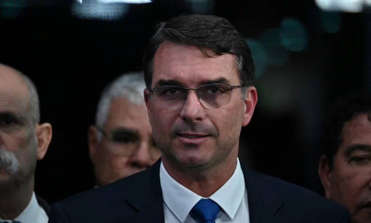 Flávio diz que rejeição de Messias aconteceu porque Lula ‘trata mal o Legislativo’