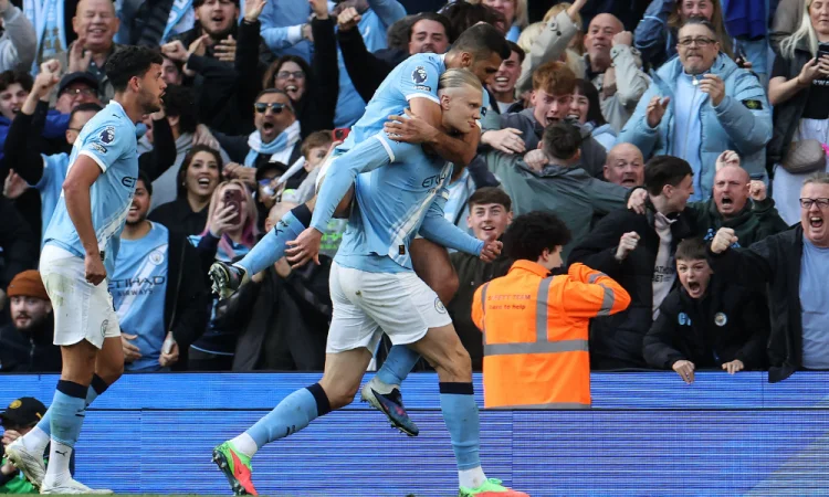 Manchester City vence Arsenal por 2 a 1 e acirra briga pelo título da Premier League