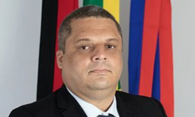 Prefeito eleito no domingo é afastado por suposta ligação com o CV