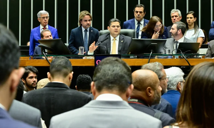 Congresso derruba veto de Lula ao PL da Dosimetria, e Bolsonaro será beneficiado