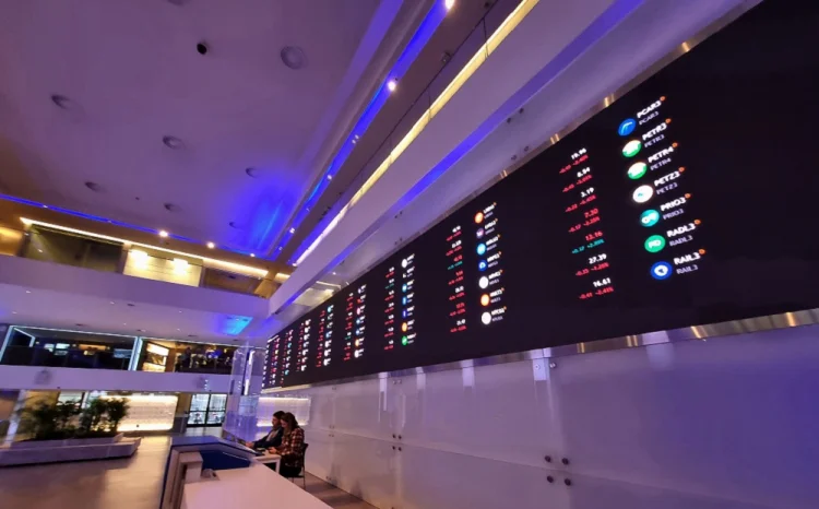 Ibovespa bate recorde e fecha acima de 195 mil pontos pela 1ª vez na história