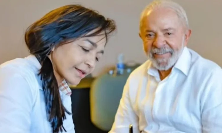 Após anúncio de Caiado, Eliziane Gama troca PSD pelo PT e reforça apoio a Lula