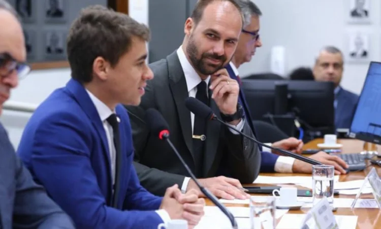 Eduardo Bolsonaro discute com Nikolas Ferreira e diz que ele promove opositores do bolsonarismo