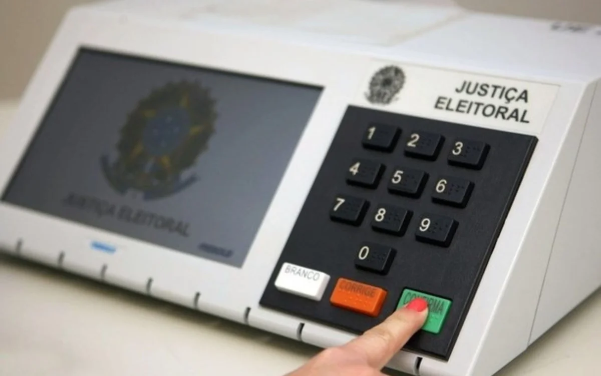 Título de eleitor: prazo para tirar e transferir documento termina em um mês