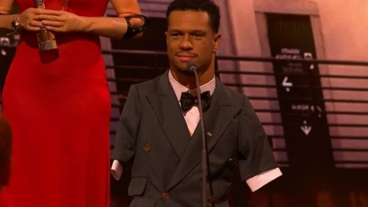 Gabriel Araújo, do Brasil, é eleito atleta paralímpico do ano no Laureus, o Oscar do esporte