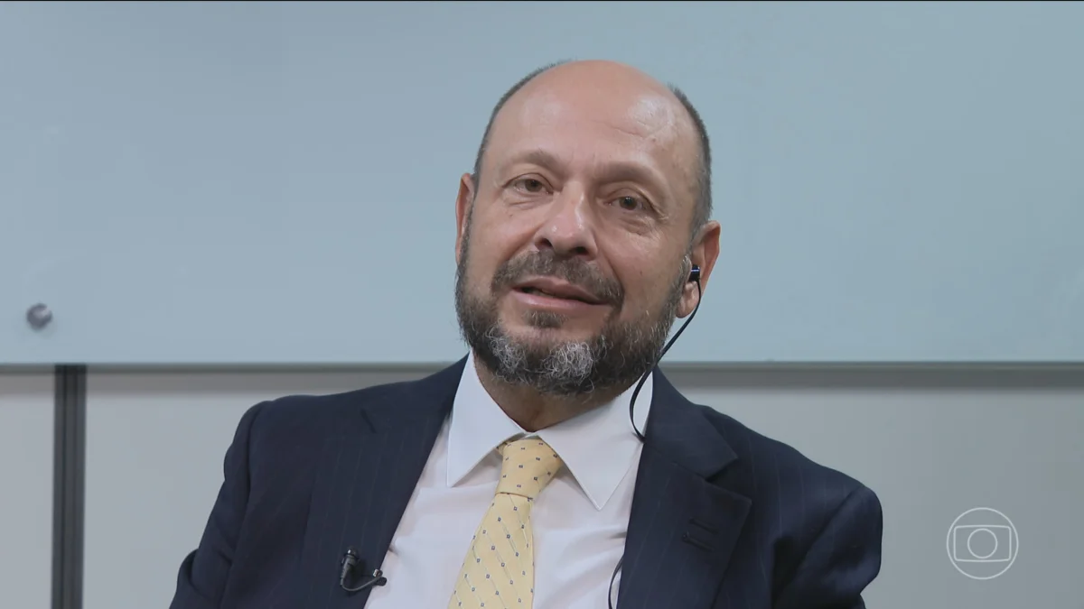 'Fui surpreendido', diz presidente do INSS demitido pelo governo