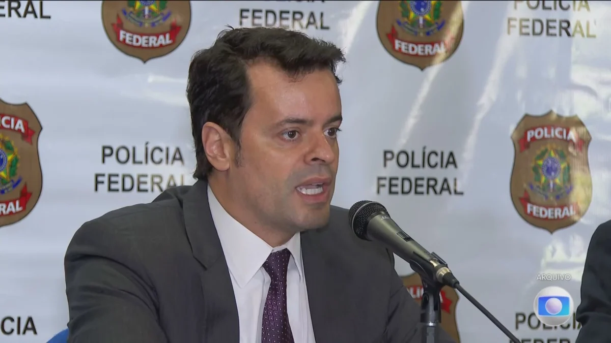 Lula não deve 'comprar briga' com EUA antes de avaliar caso do delegado envolvido na prisão de Ramagem