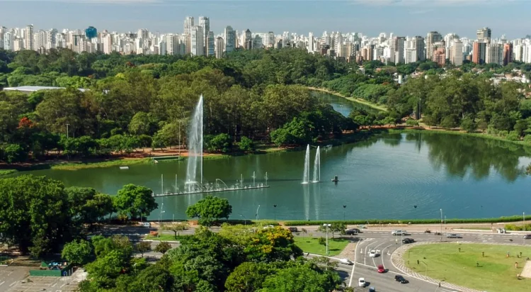 SP e RJ terão sol e calor, mas frente fria traz chuva no domingo