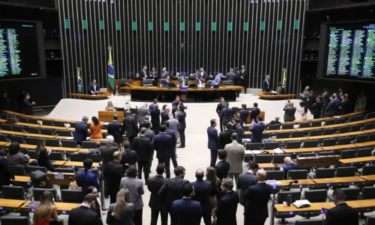 Câmara reúne confederações para debater PEC da escala 6×1